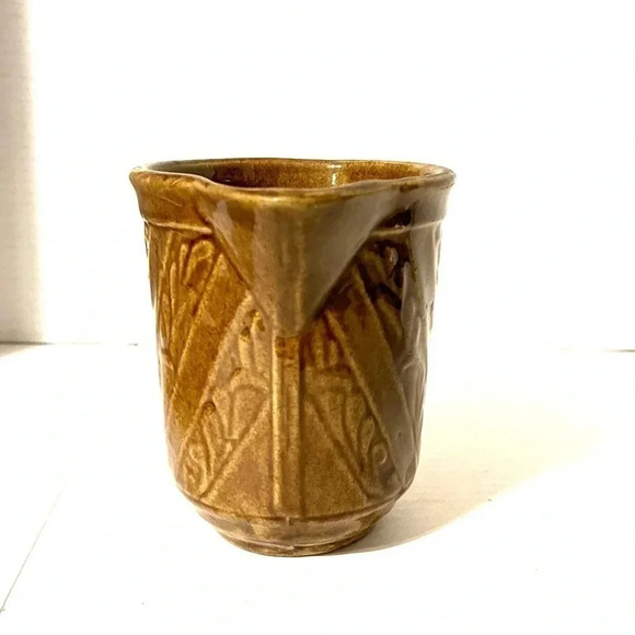 Vintage Leaf Pattern Brown Stoneware Drip Pottery Pitcher Small USA Made FLAW - Picture 4 of 10